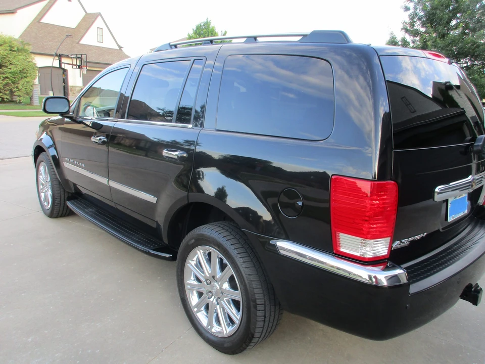2007 Chrysler Aspen - Image 26 of 31