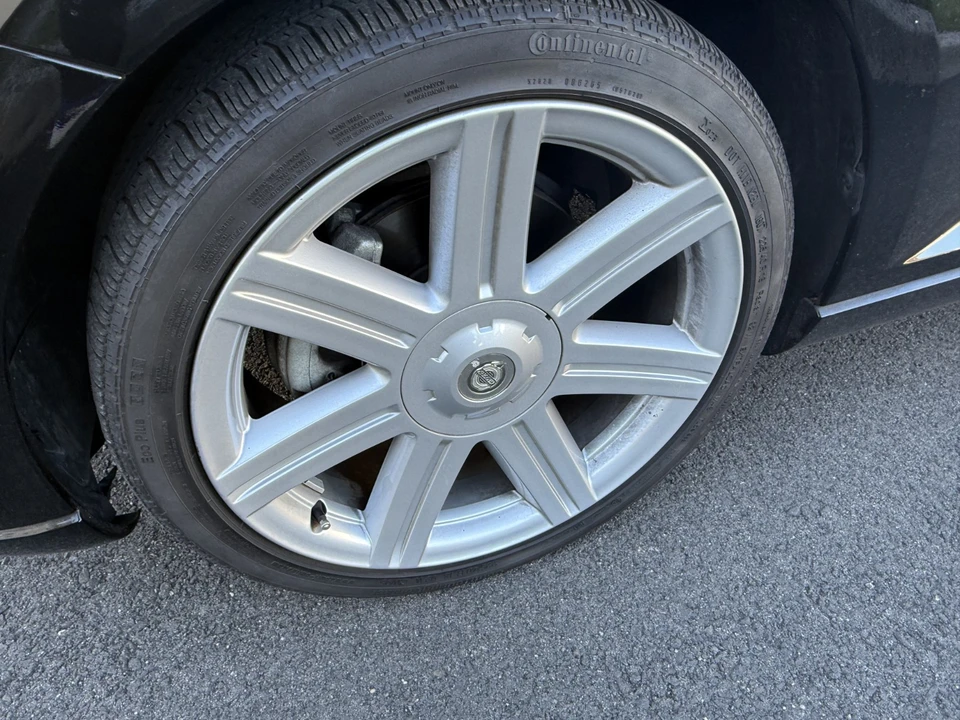 2007 Chrysler Crossfire - Image 18 of 31