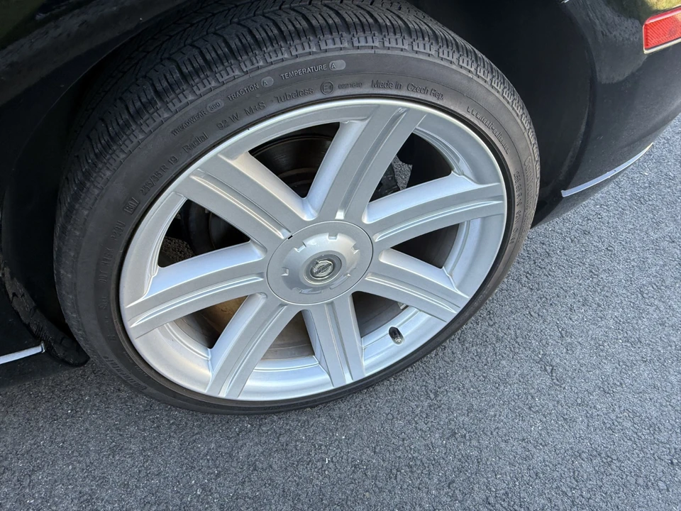 2007 Chrysler Crossfire - Image 19 of 31
