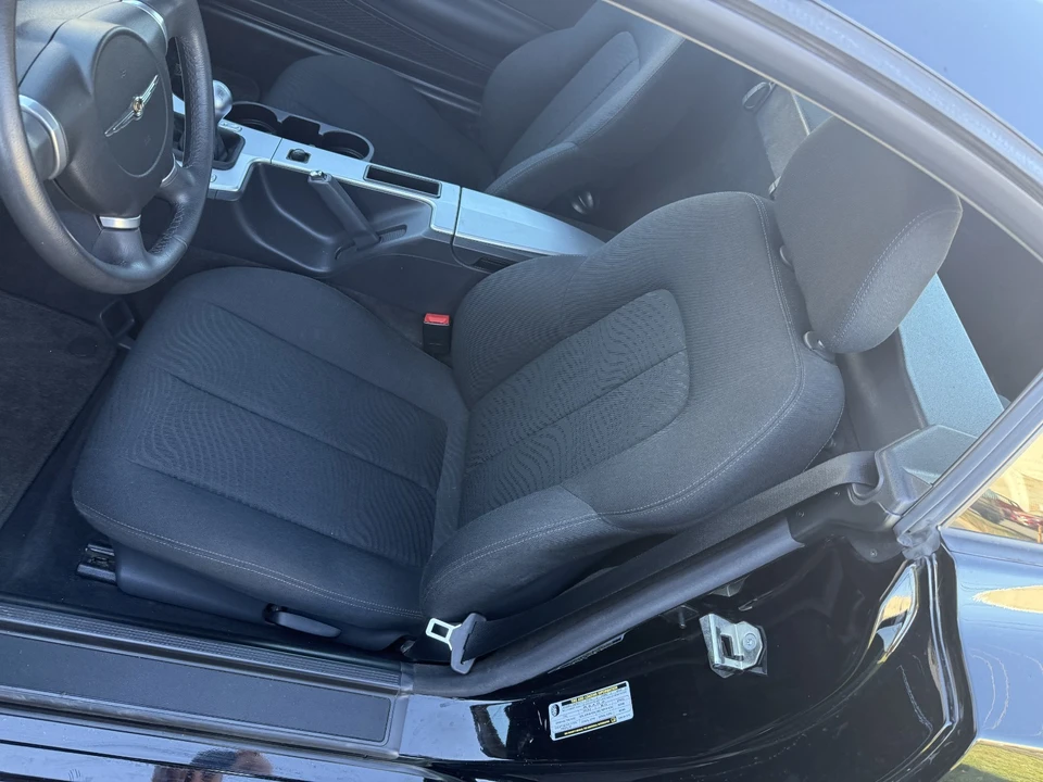 2007 Chrysler Crossfire - Image 28 of 31