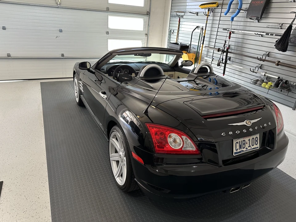 2007 Chrysler Crossfire - Image 25 of 31