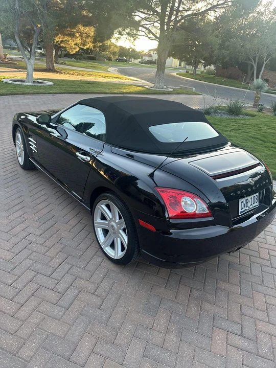 2007 Chrysler Crossfire - Image 16 of 31