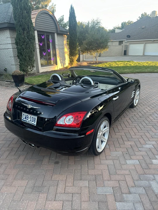 2007 Chrysler Crossfire - Image 8 of 31