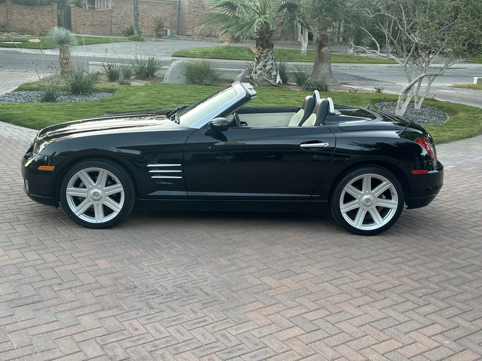2007 Chrysler Crossfire - Image 12 of 31