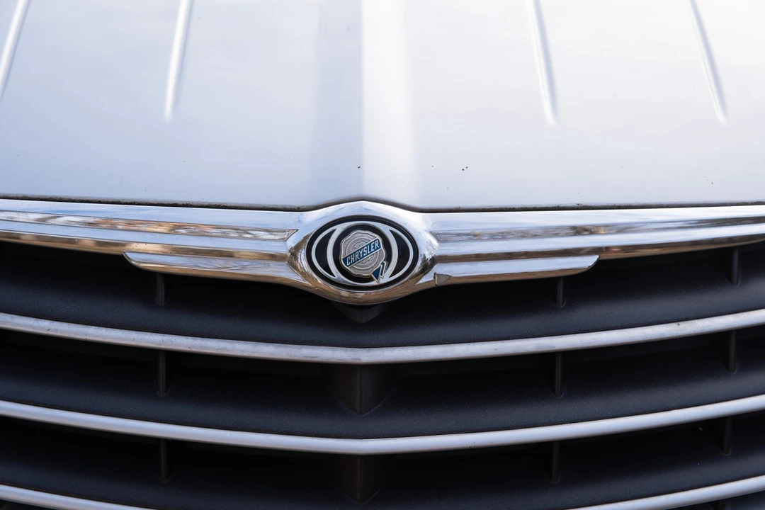 2007 Chrysler Crossfire - Image 28 of 31