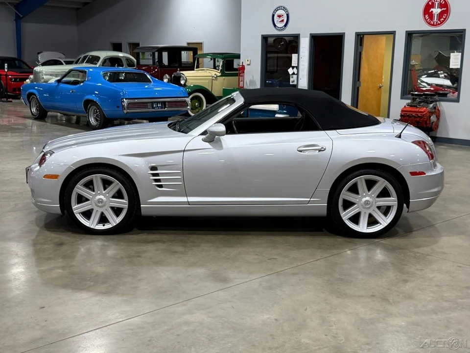 2007 Chrysler Crossfire - Image 18 of 24