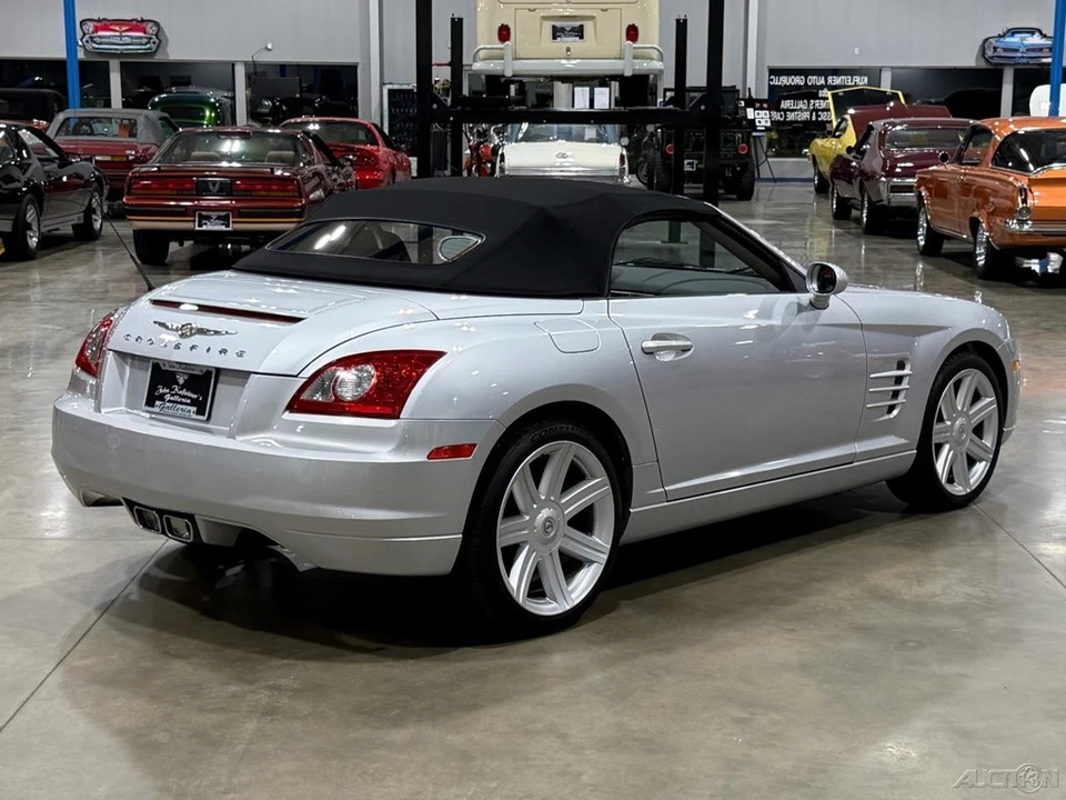 2007 Chrysler Crossfire - Image 14 of 24