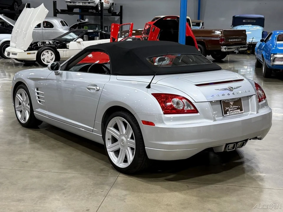 2007 Chrysler Crossfire - Image 16 of 24
