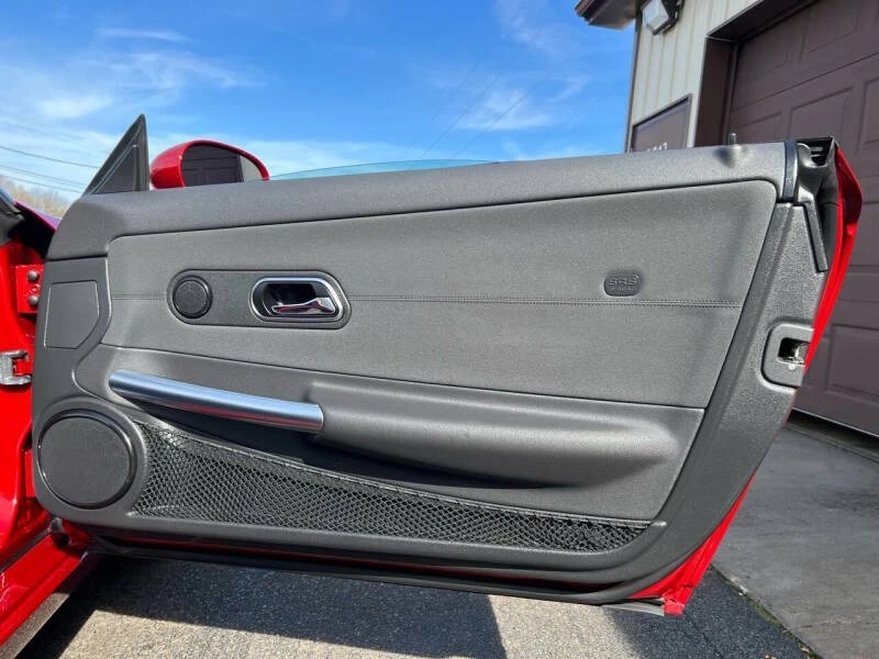 2007 Chrysler Crossfire - Image 7 of 31