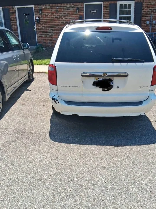2007 Chrysler Town & Country - Image 3 of 5