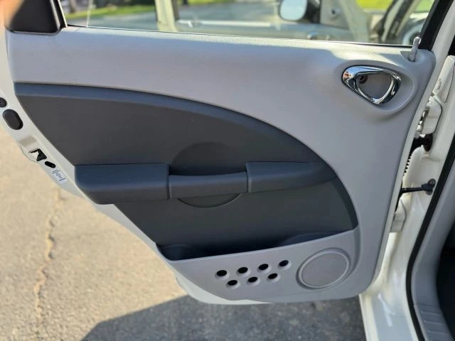 2007 Chrysler PT Cruiser - Image 17 of 21