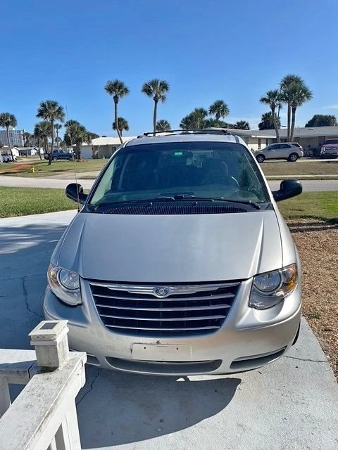 2007 Chrysler Town & Country - Image 7 of 8