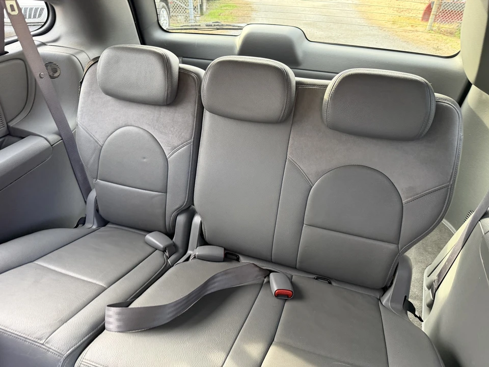 2007 Chrysler Town & Country - Image 7 of 21