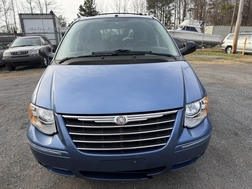 2007 Chrysler Town & Country - Image 13 of 21