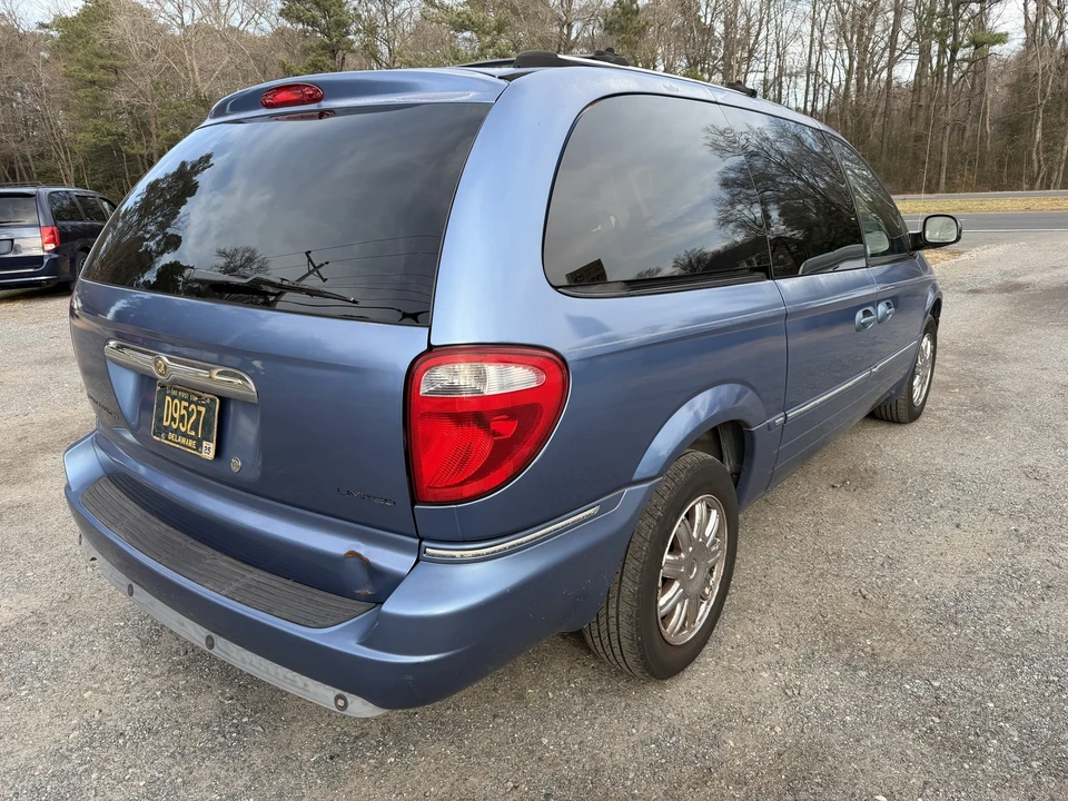 2007 Chrysler Town & Country - Image 16 of 21