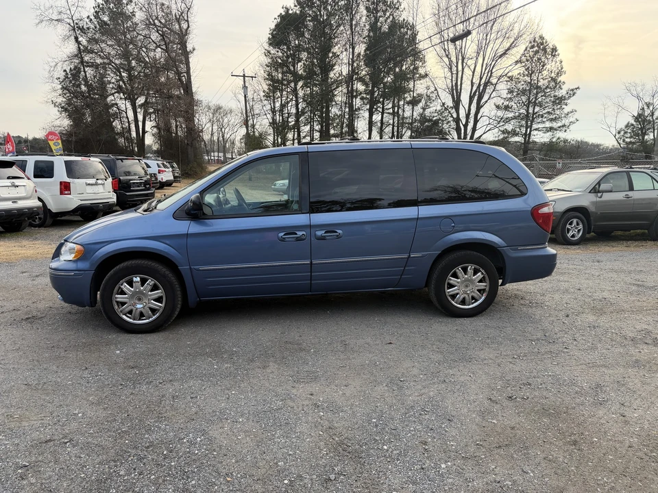 2007 Chrysler Town & Country - Image 19 of 21