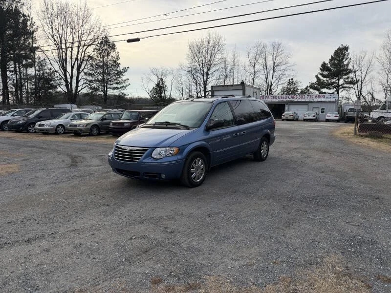 2007 Chrysler Town & Country - Image 2 of 21