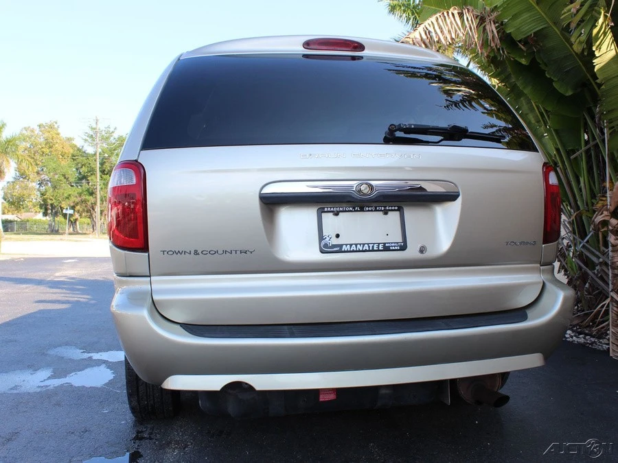 2007 Chrysler Town & Country - Image 10 of 12