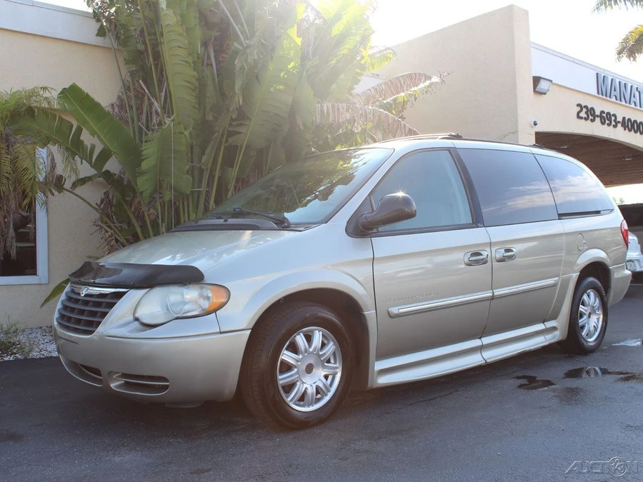 2007 Chrysler Town & Country - Image 6 of 12
