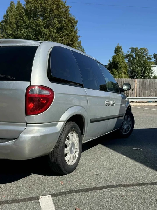 2007 Chrysler Town & Country - Image 9 of 11