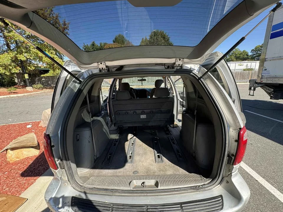 2007 Chrysler Town & Country - Image 7 of 11