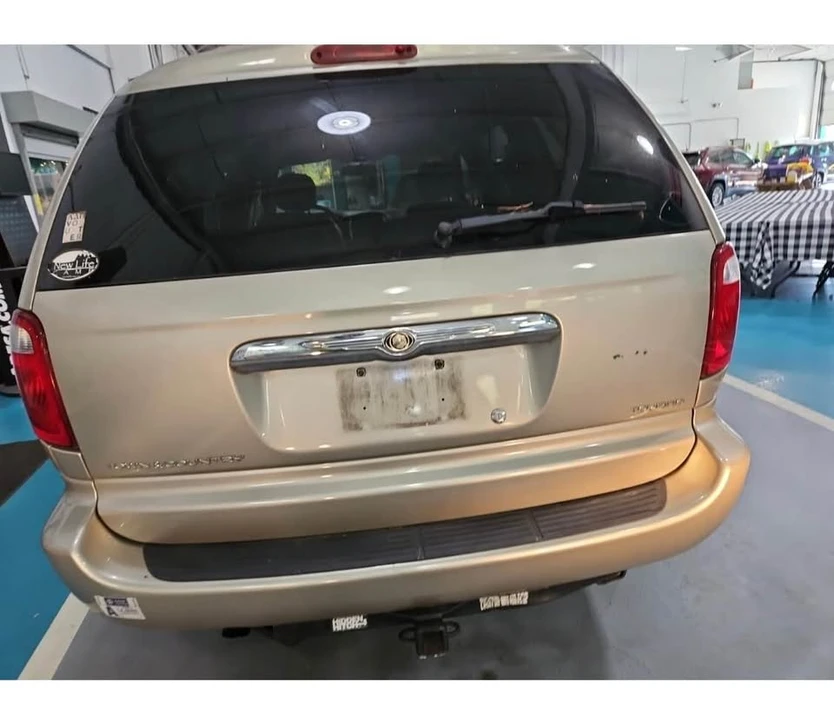 2007 Chrysler Town & Country - Image 3 of 8