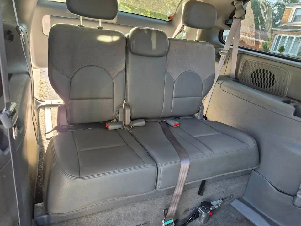 2007 Chrysler Town & Country - Image 7 of 8