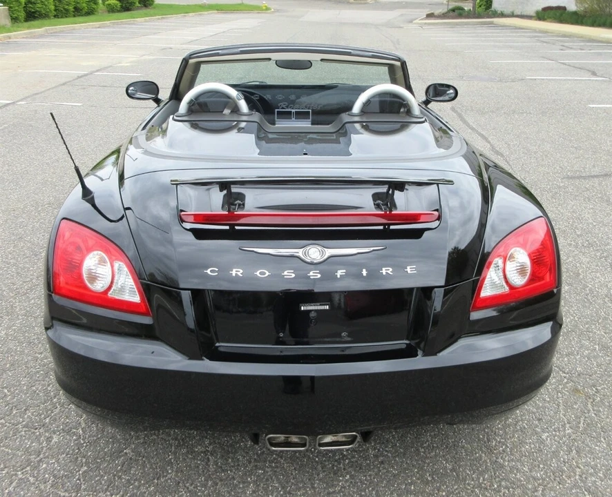 2007 Chrysler Crossfire - Image 14 of 24