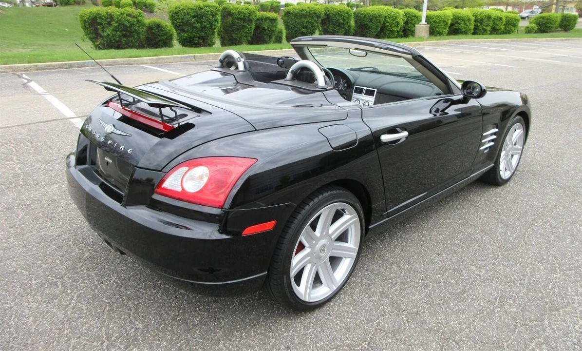 2007 Chrysler Crossfire - Image 8 of 24