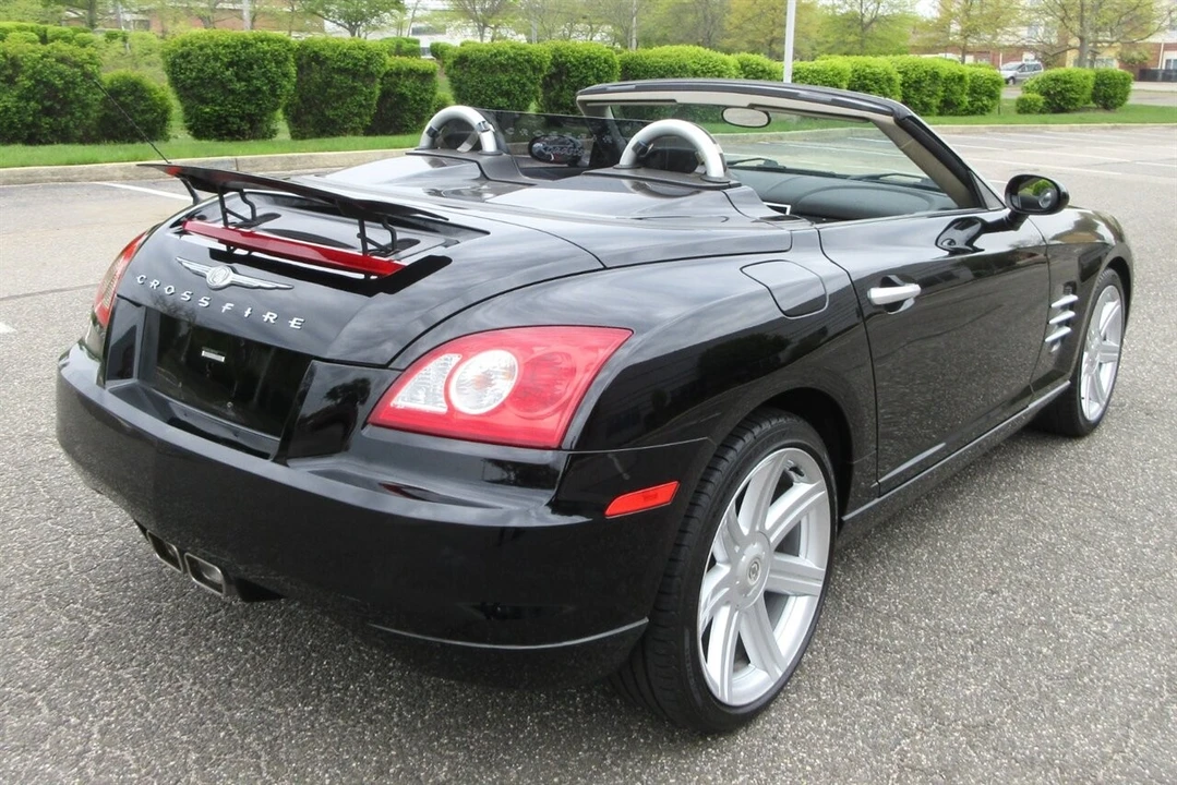 2007 Chrysler Crossfire - Image 4 of 24