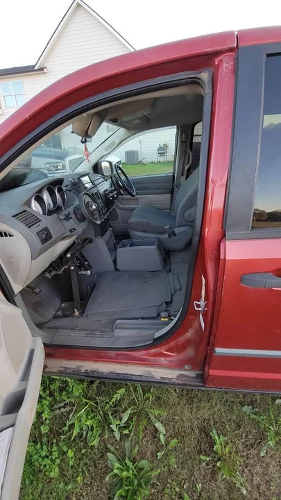2007 Dodge Caravan - Image 2 of 5