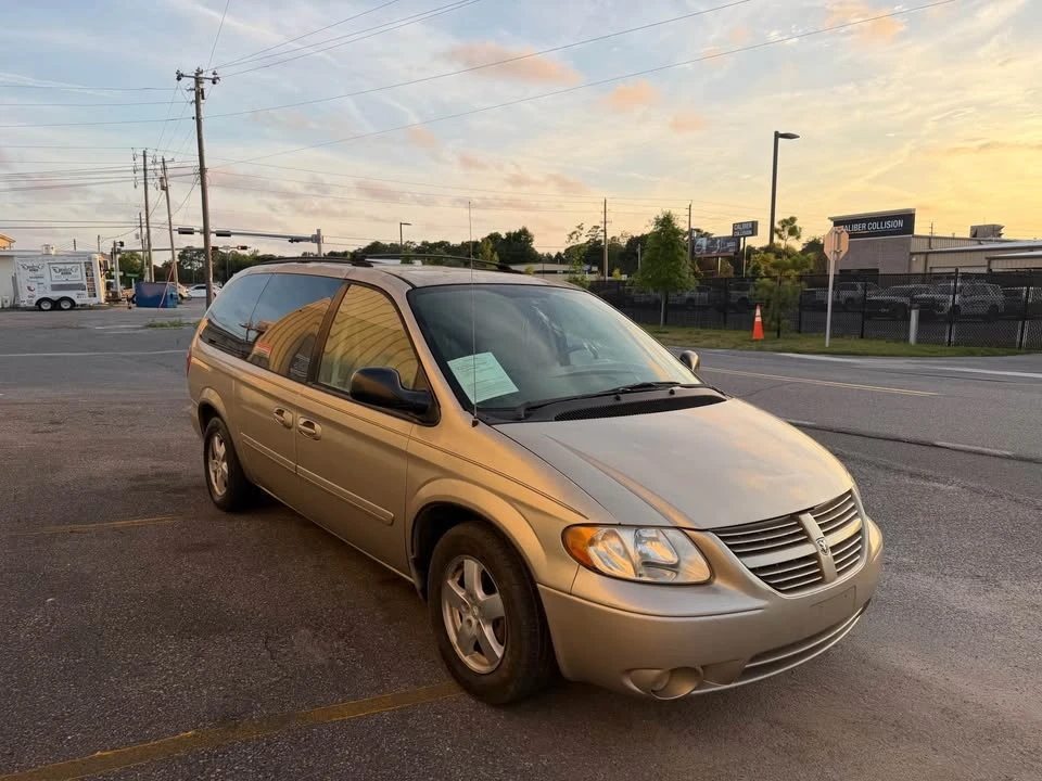 2007 Dodge Caravan - Image 2 of 15