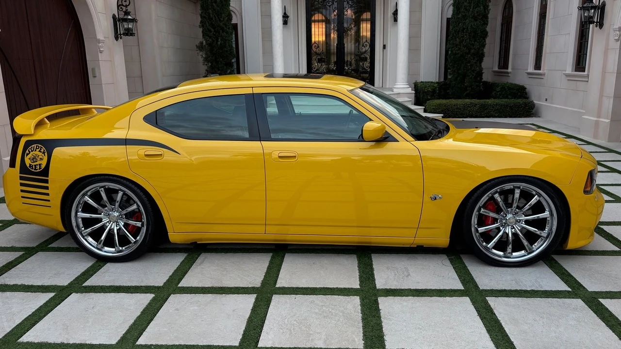 2007 Dodge Charger 6th Gen - Image 4 of 19