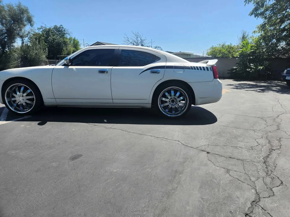 2007 Dodge Charger 6th Gen - Image 5 of 7