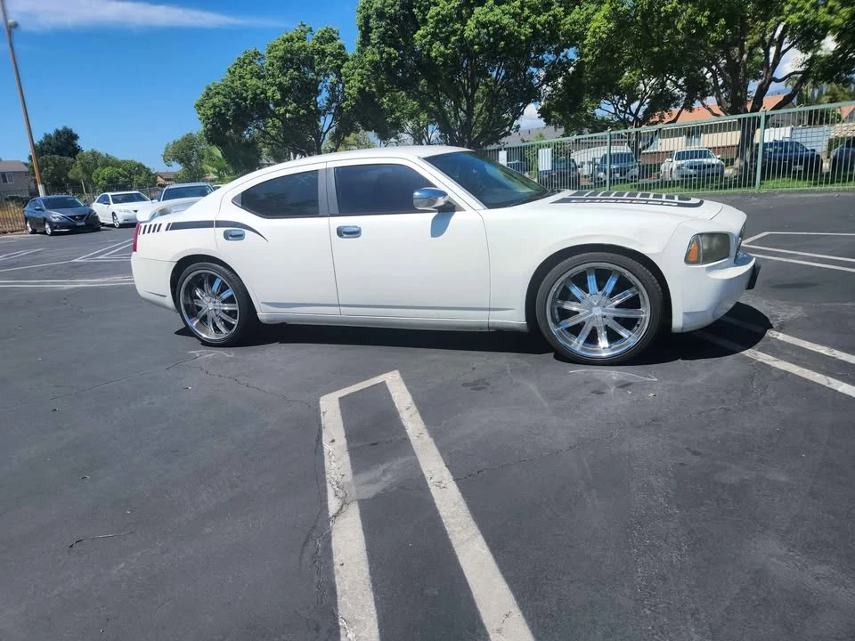 2007 Dodge Charger 6th Gen - Image 2 of 7