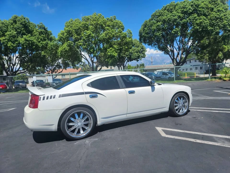 2007 Dodge Charger 6th Gen - Image 4 of 7