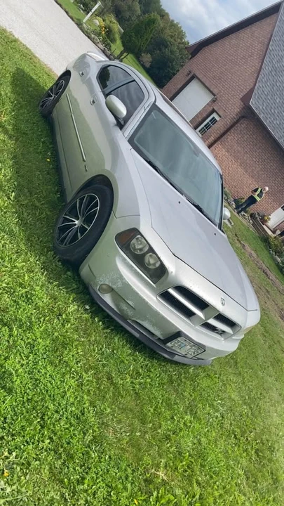2007 Dodge Charger 6th Gen - Image 2 of 8