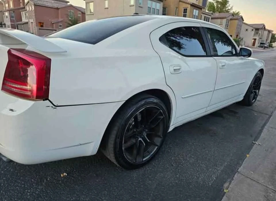 2007 Dodge Charger 6th Gen - Image 4 of 9
