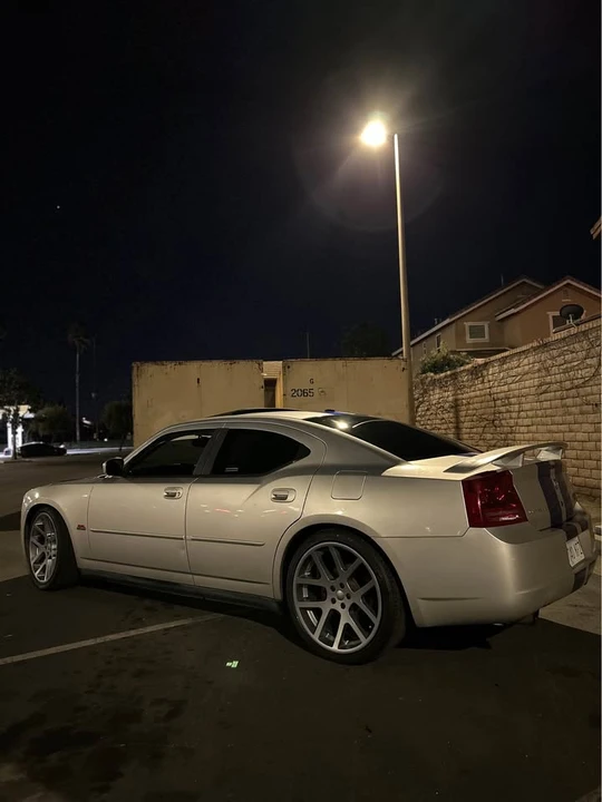 2007 Dodge Charger 6th Gen - Image 6 of 10