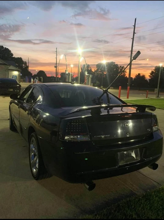 2007 Dodge Charger 6th Gen - Image 2 of 8