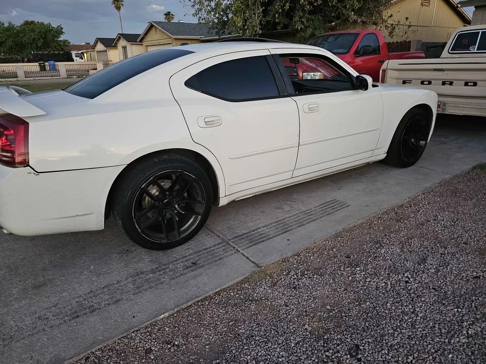 2007 Dodge Charger 6th Gen - Image 5 of 5