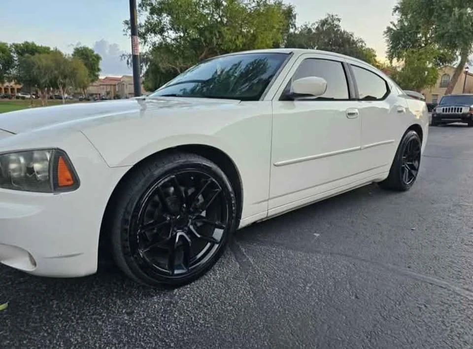 2007 Dodge Charger 6th Gen - Image 2 of 9