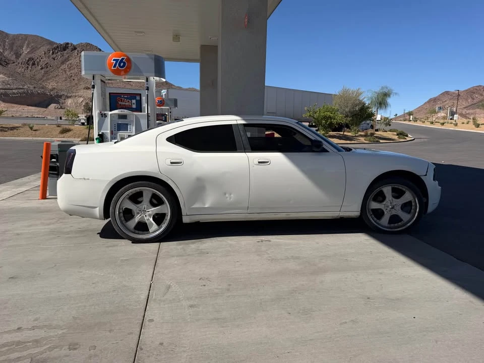 2007 Dodge Charger 6th Gen - Image 4 of 8