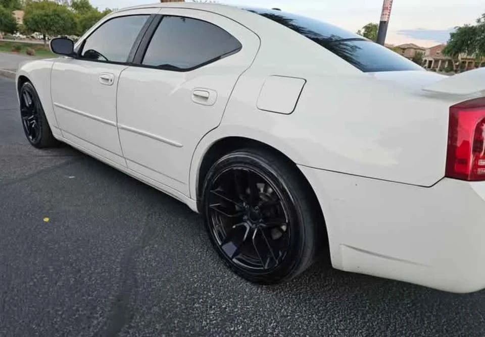 2007 Dodge Charger 6th Gen - Image 4 of 9