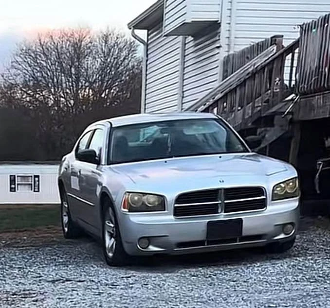 2007 Dodge Charger 6th Gen - Image 2 of 3
