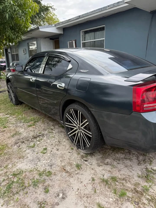 2007 Dodge Charger 6th Gen - Image 2 of 11