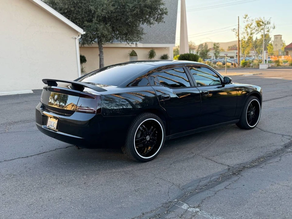 2007 Dodge Charger 6th Gen - Image 3 of 10