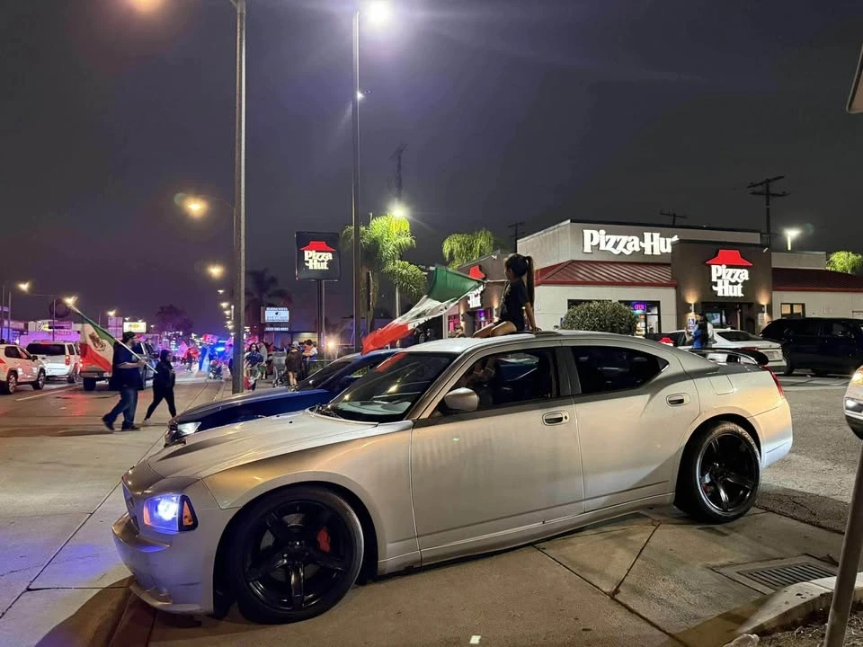 2007 Dodge Charger SRT & 392 6th Gen - Image 4 of 5