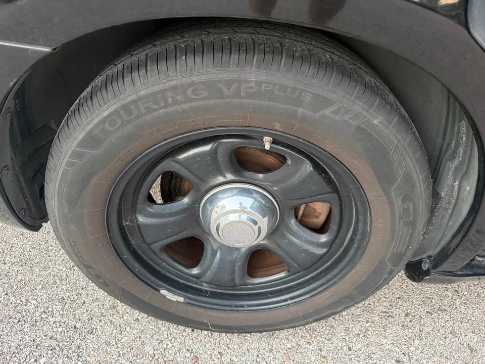 2007 Dodge Charger 6th Gen - Image 17 of 20