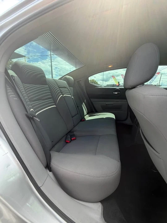 2007 Dodge Charger 6th Gen - Image 11 of 17